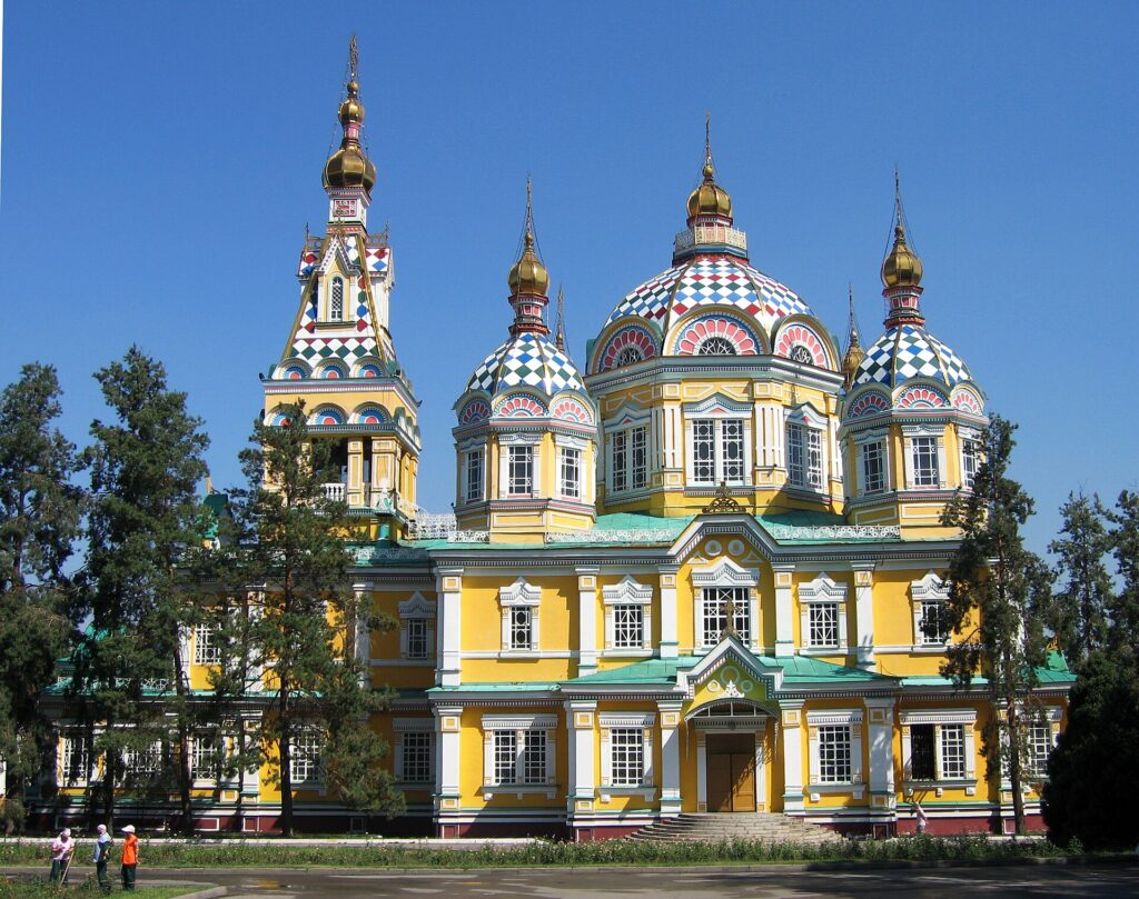 Catedral de la Ascensión de Almaty, construida en madera