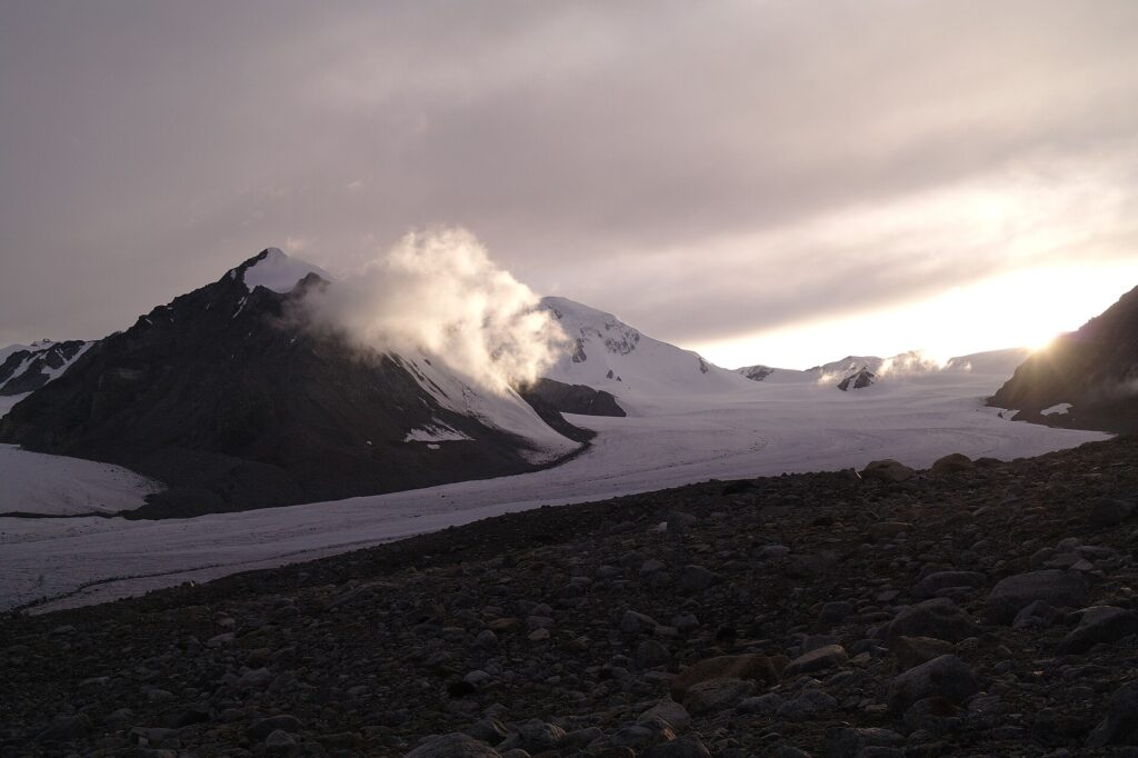 Picos nevados del Parque Nacional Altai Tavan Bogd