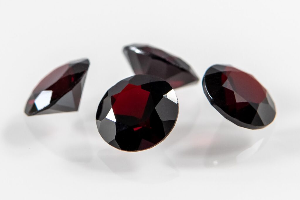 Piedras preciosas y semipreciosas talladas